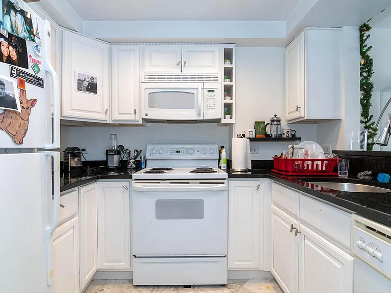 216 Freeman St — Photo 16