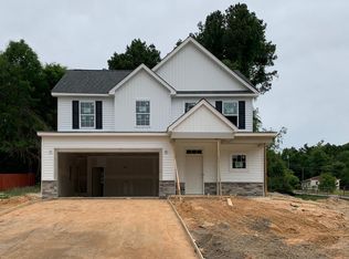 130 Henley Pl, Southern Pines, NC 28387