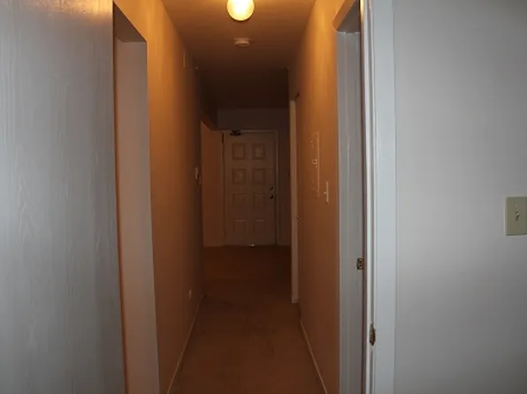 409 Kiowa Dr APT 202, Naperville, IL 60565