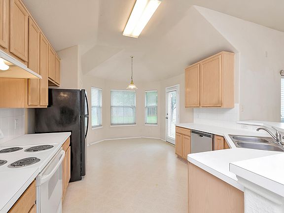 5th image of 1805 Belmont Dr