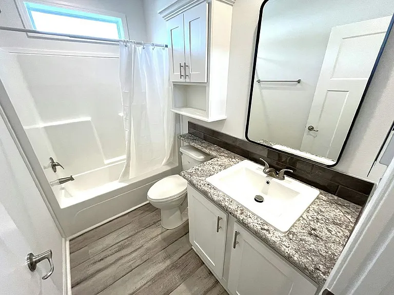 5668 Woodford St #5668E — Photo 13