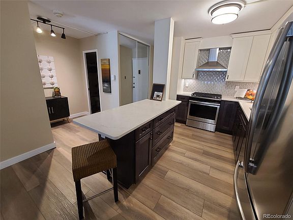 5th image of 800 N Washington St APT 407