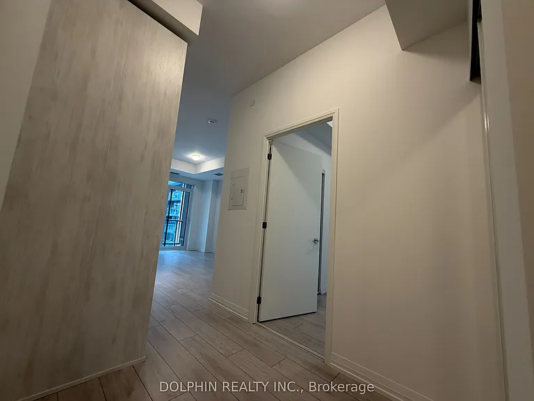 400 King St W #722 — Photo 7