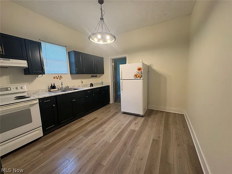 821 Goddard Ave — Photo 3