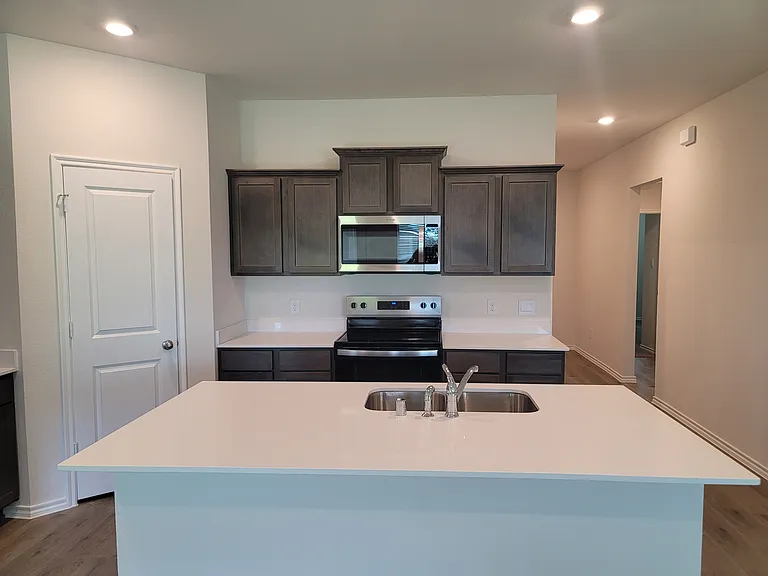 1216 Riverbrook Ln — Photo 10