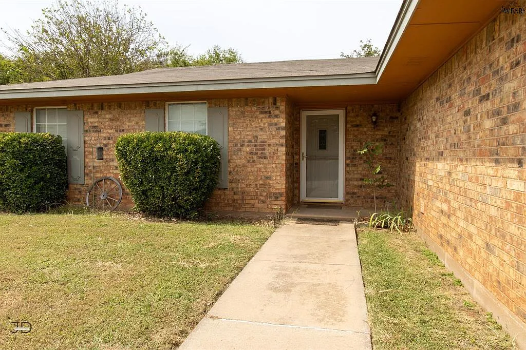 9 Lackland Cir — Photo 2
