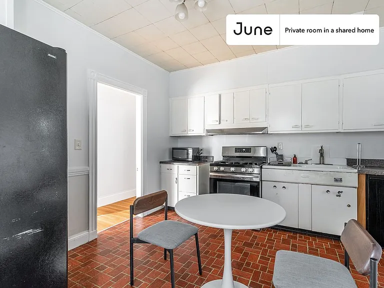 45 Montcalm Ave #C — Photo 5
