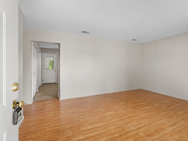 2822 Airwood Dr — Photo 6