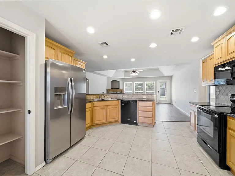 14738 Courtney Dr — Photo 7
