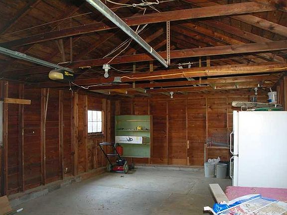 5th image of 423 Pearl St
