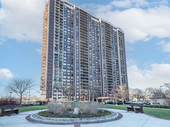 269-10 Grand Central Parkway #31E, Floral Park, NY 11005