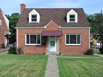 1347 Main St photo 1