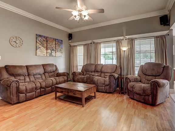 5th image of 222 Stags Leap Ln