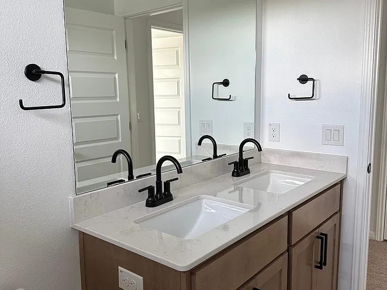 1021 Legend Milton Ln — Photo 37