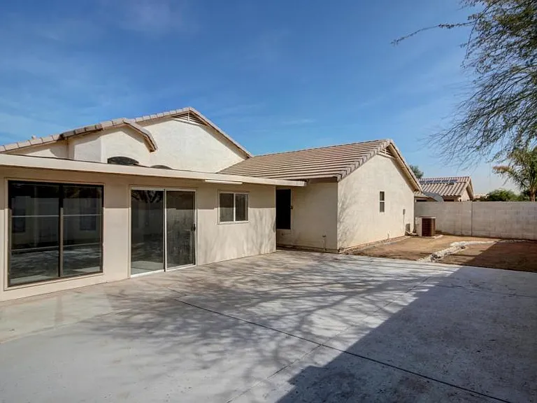 12715 W Cambridge Ave — Photo 25