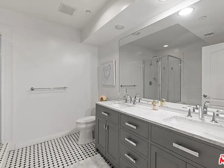 1522 Amherst Ave #101 — Photo 22