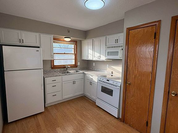 2nd image of 1020 Witter St
