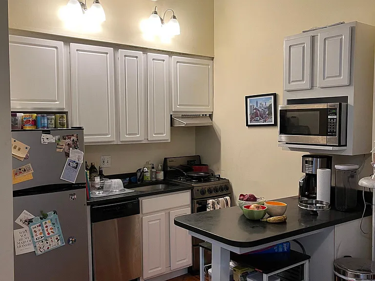 1809 Pine St #2R — Photo 3