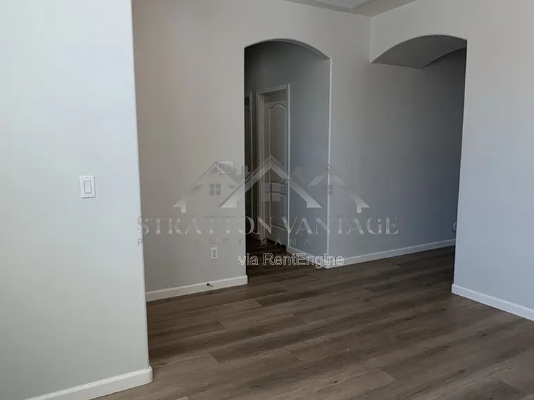 1036 S 177th Dr — Photo 22