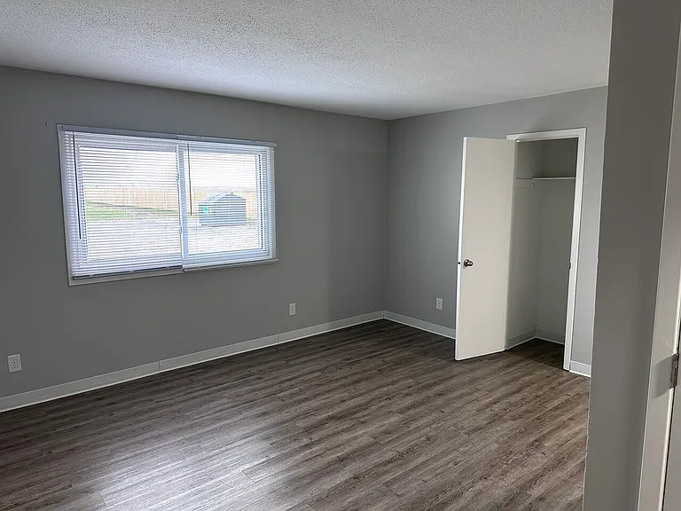 1014-1028 Shagbark Dr #1 — Photo 5