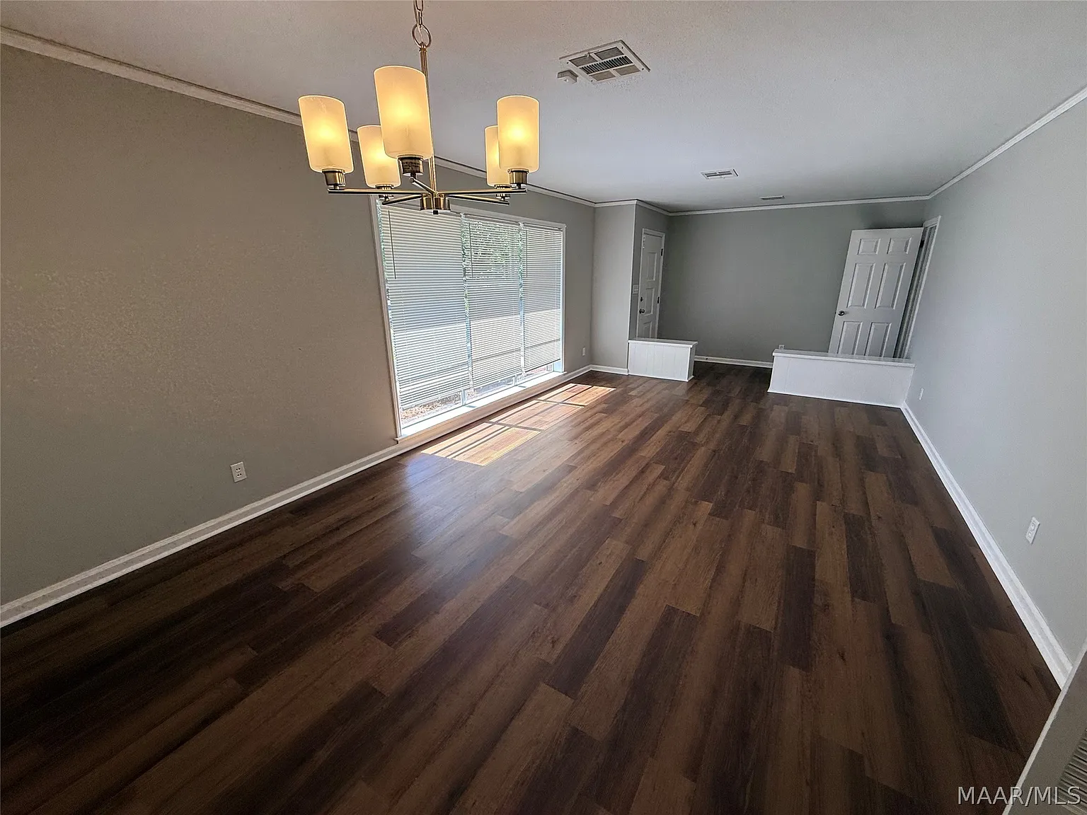 3 bed, 2.0 bath, 1836 sqft, $1,750 — Photo 4