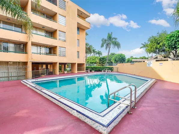 802 NW 87th Ave APT 216, Miami, FL 33172