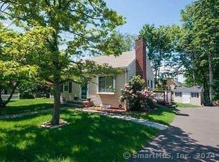 3 Hayes St, Danbury, CT 06811