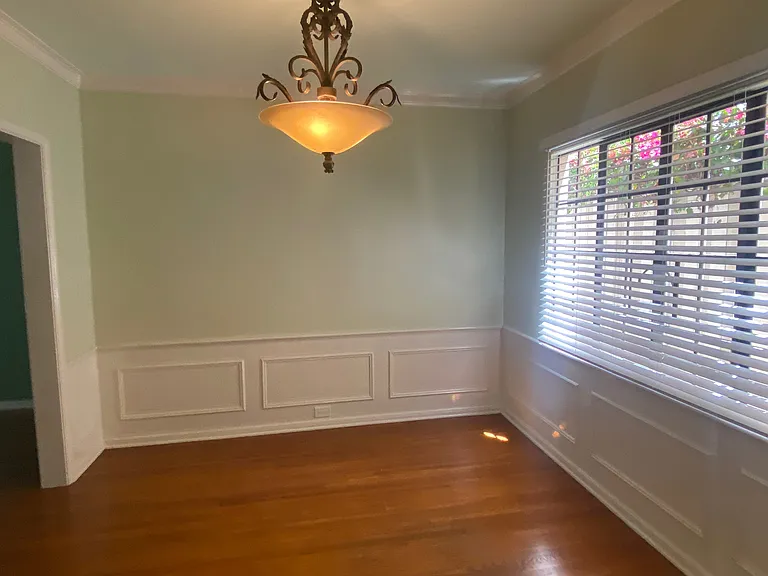 921 1/2 S Hobart Blvd — Photo 4