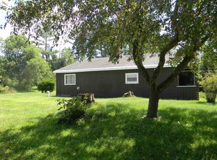 942 Northside Rd, Stark, NH 03582