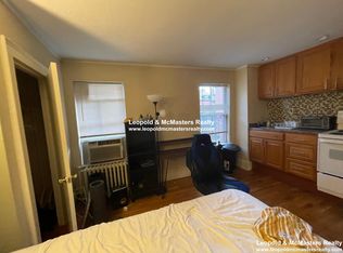 90 Myrtle St #5A, Boston, MA 02114