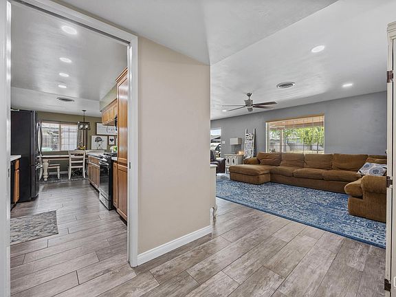 5th image of 10729 Lindalee Ln