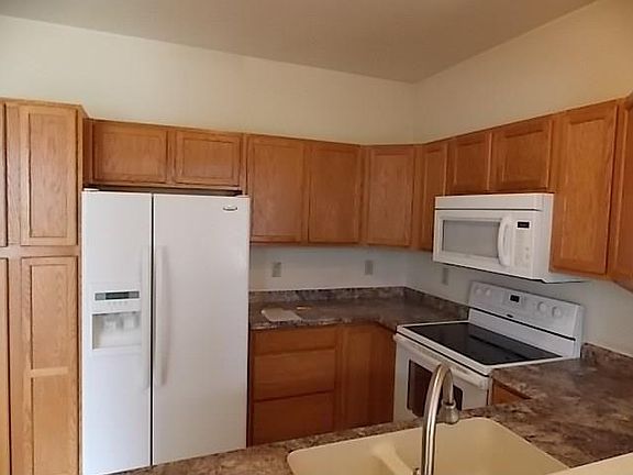 3rd image of 1041 Grovewood Dr