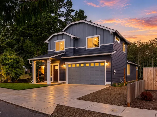 25 SW Johnson St, Depoe Bay, OR 97341