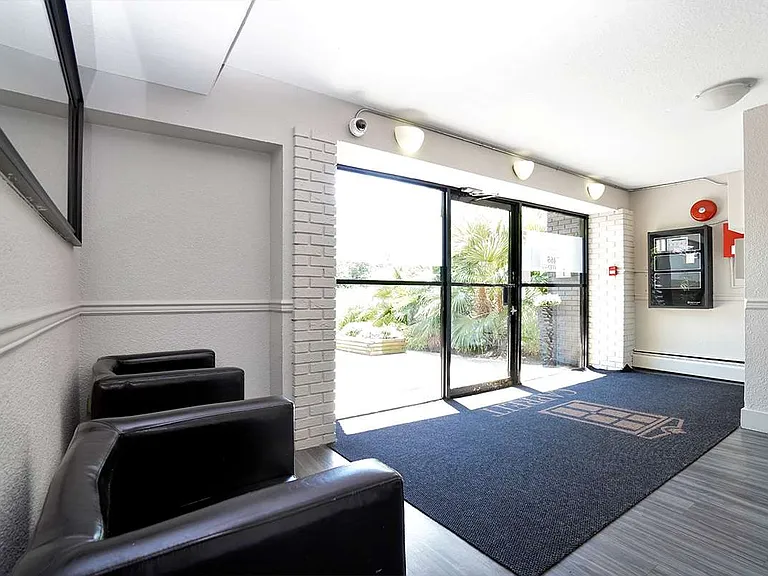 7465 13th Ave — Photo 3
