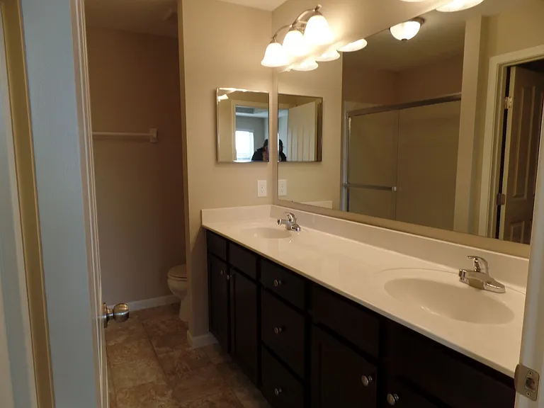 5353 Nottinghamshire Ln — Photo 8