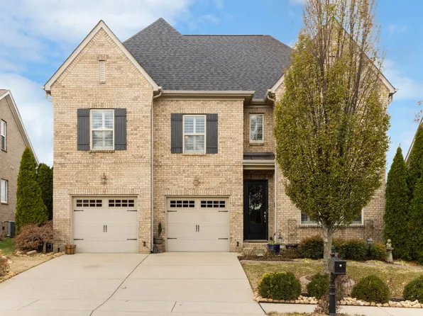 2017 Devonwood Ln, Thompsons Station, TN 37179