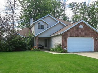 8590 Mansion Blvd, Mentor, OH 44060