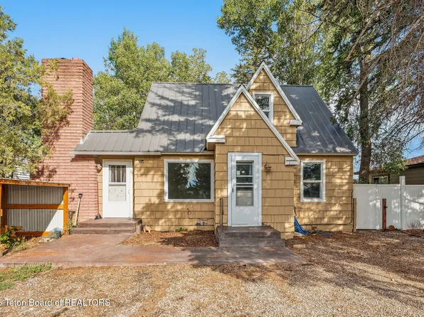 229 S Fremont Ave, Pinedale, WY 82941