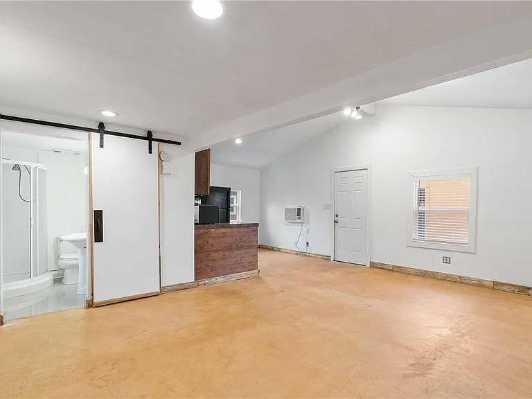 4414 Diane Dr #1B — Photo 2