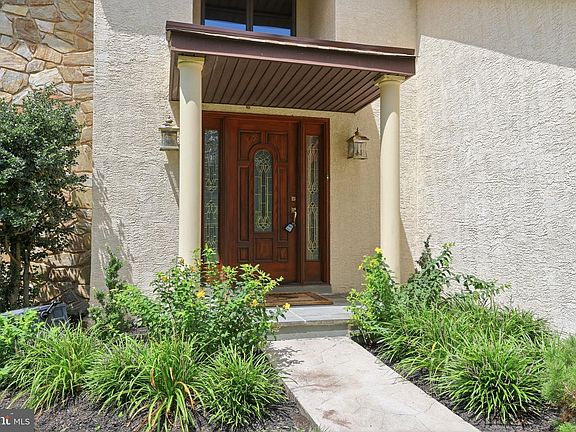 2nd image of 1471 Cortez Rd