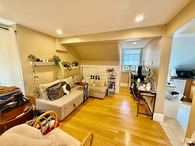 1 bed, 9999 sqft, $2,650 — Photo 3