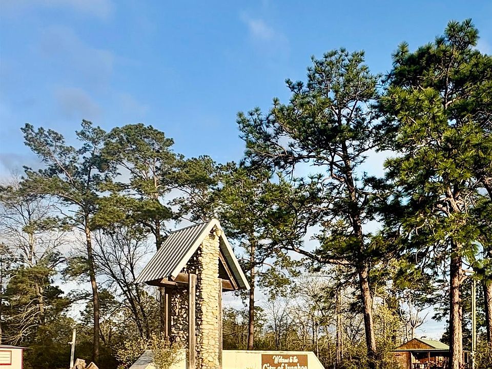 1st image of 17-18 Chanticleer Dr