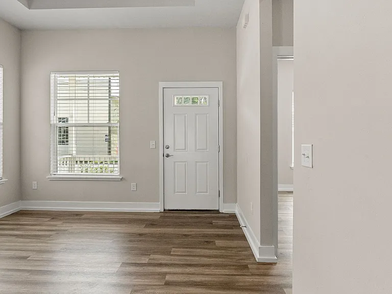 420 NW 1st St — Photo 6