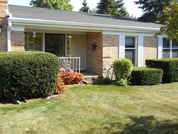 2nd image of 937 W Heritage Ct