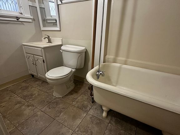 Bathroom with clawfoot tub
