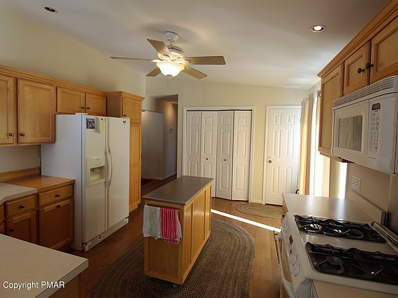 5th image of 22 Hughes Ln