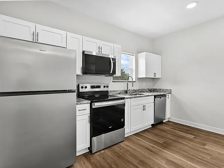 3947 Rookwood Ave #B — Photo 10