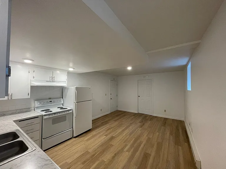 Lincoln Manor Apartments — Photo 2
