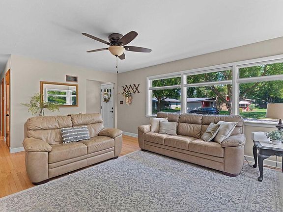 4th image of 1333 Bluebird TERRACE