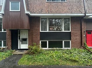 761 Ridgewood Ave #A, Ottawa, ON K1V 6M8